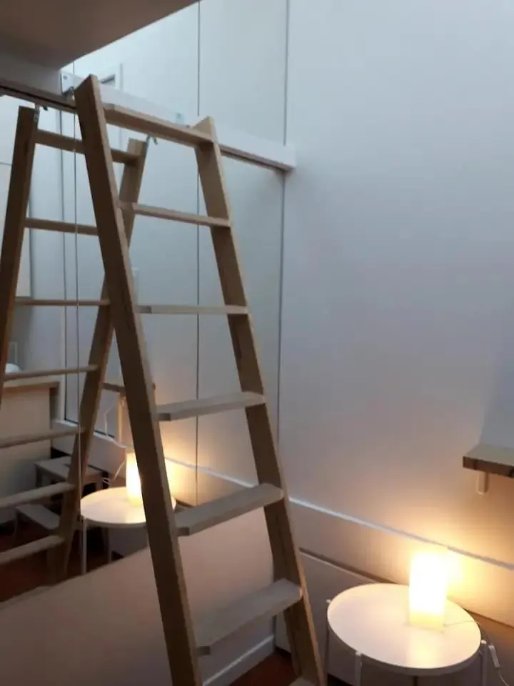 Apartment Au Coeur De Paris Au Pied De Notre Dame Studio Equipe Salle De Bains Wc Calme Clair Type Cabine Clim Ascenseur